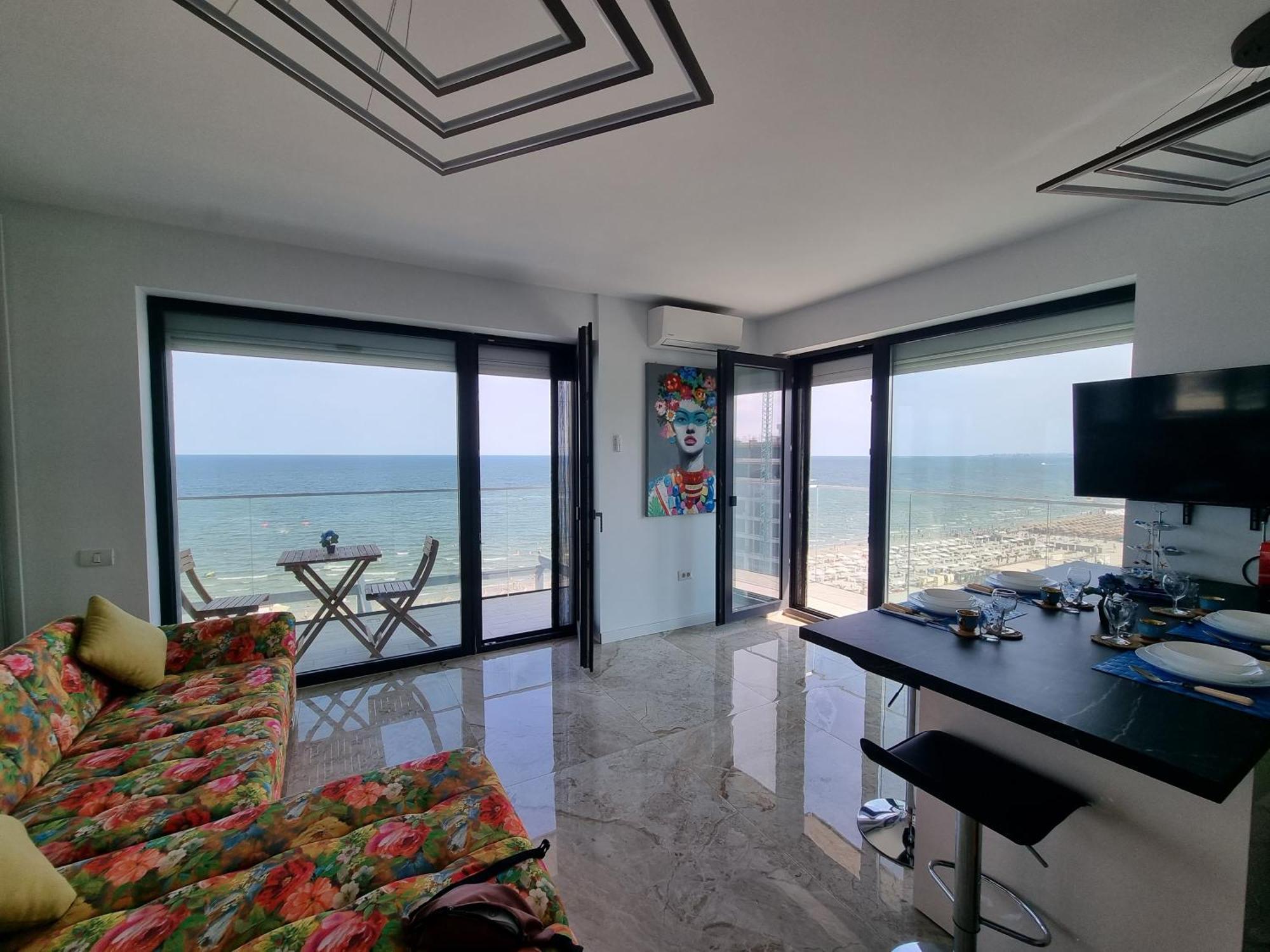 Queen Of The Sea- Endless Summer Mamaia Nord * Navodari